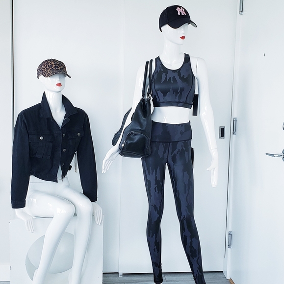 ALPHA🦓🦓 CAMO LEGGINGS - Picture 3 of 13